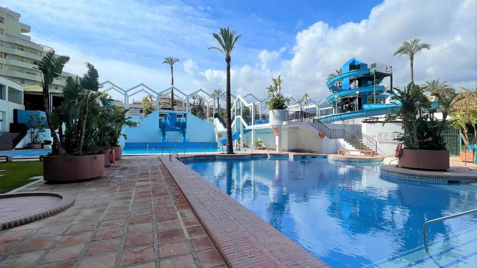 Apartment With Terrace And Sea Views Benalmádena
