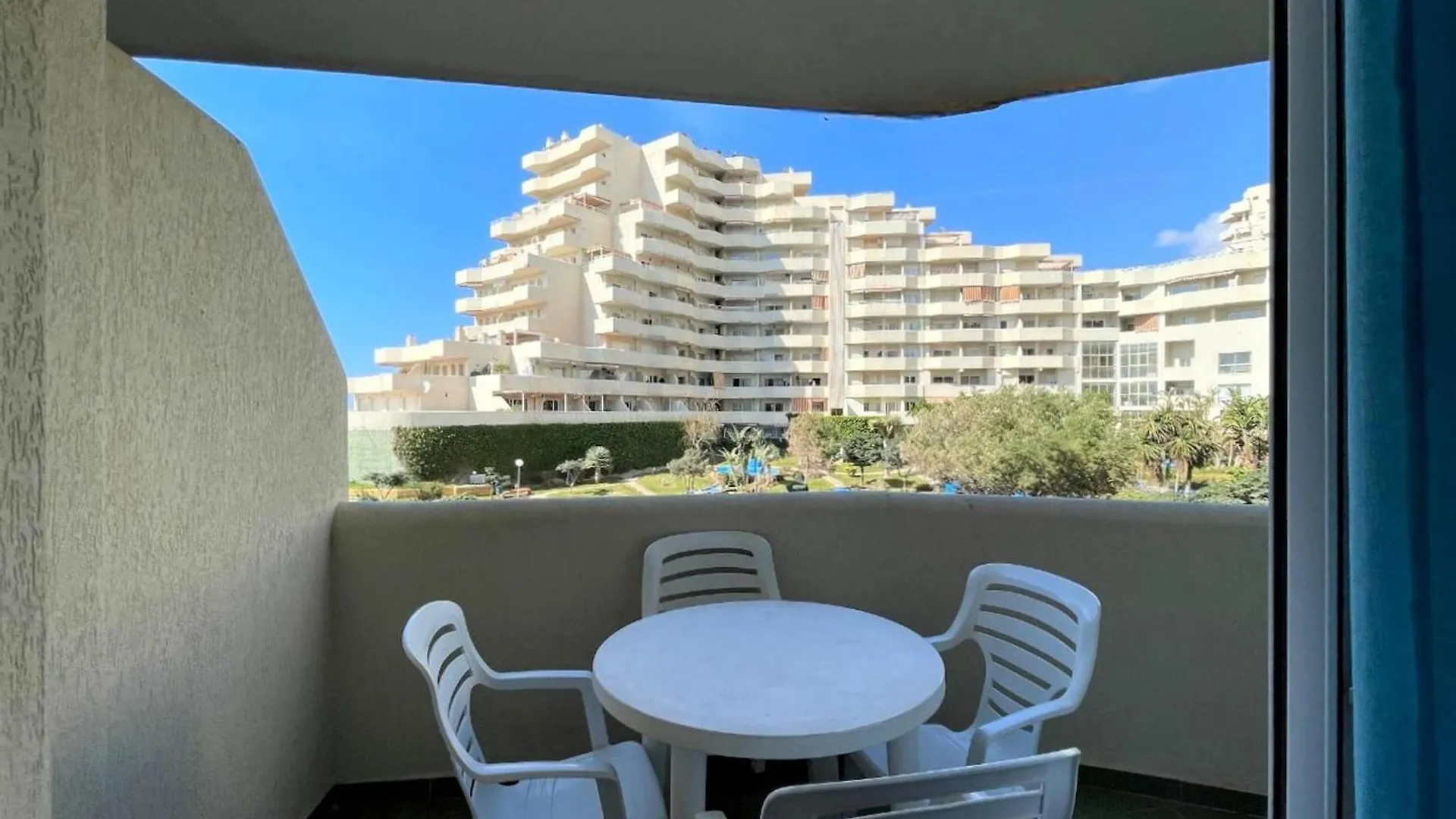 Apartment With Terrace And Sea Views Benalmádena