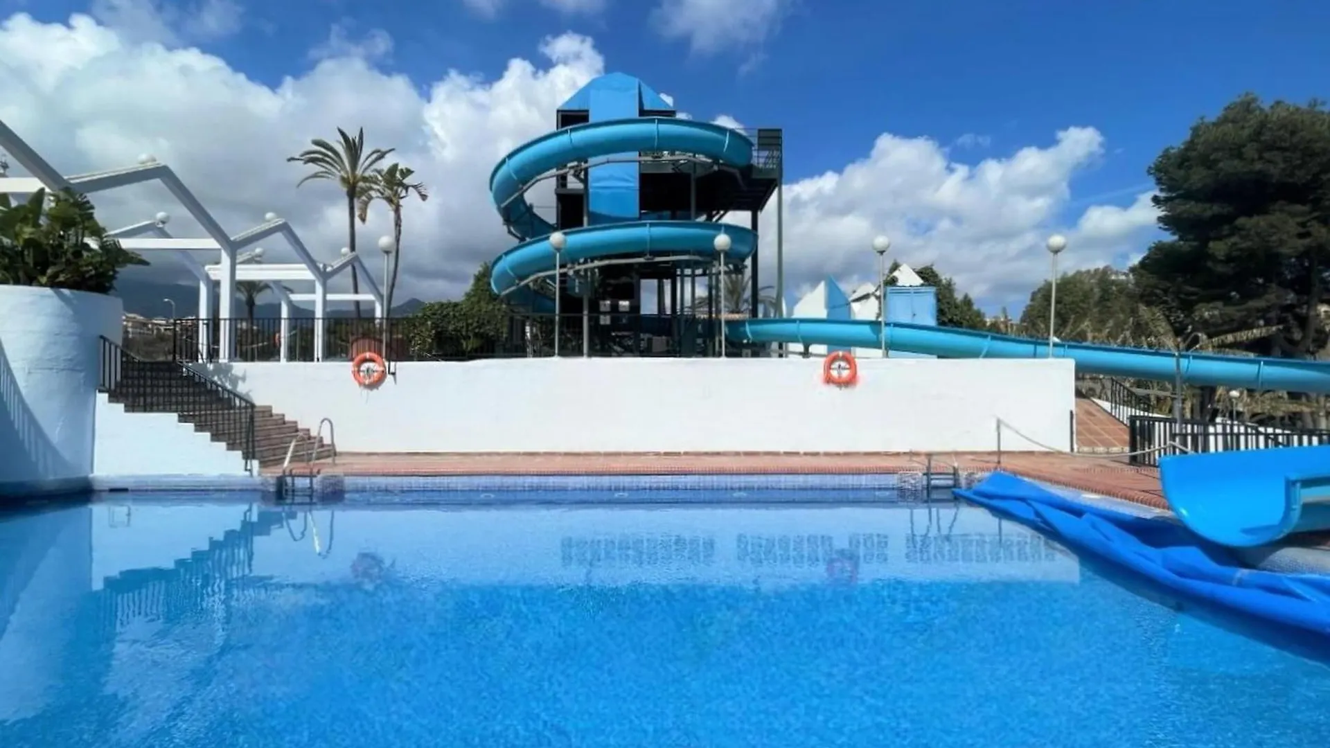 Apartment With Terrace And Sea Views Benalmadena